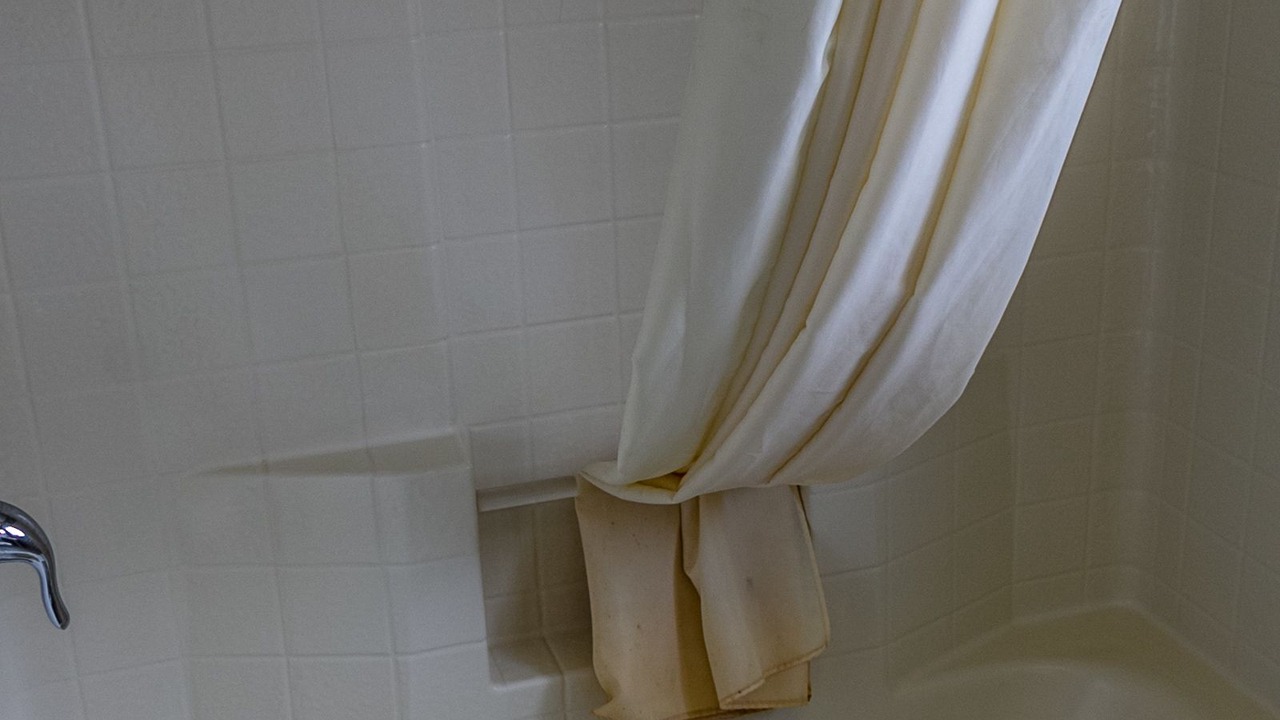 Photo of Bathroom in Lakeview