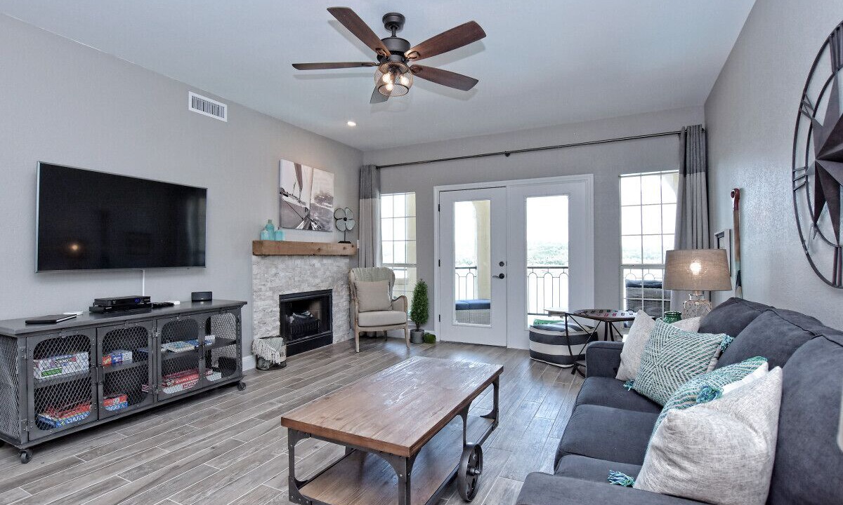 Photo of Livingroom in Highland Lake Estates