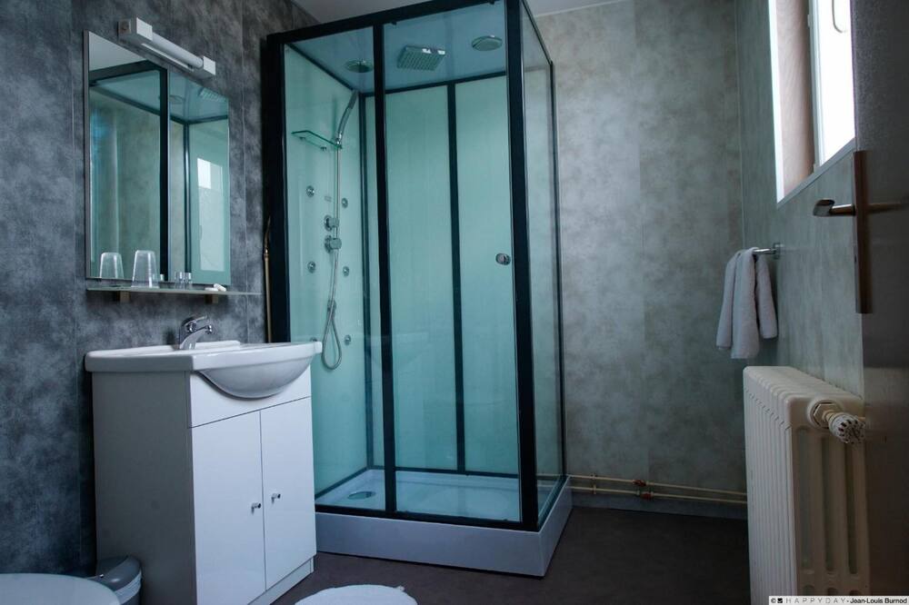 Photo of Bathroom in Loon-Plage