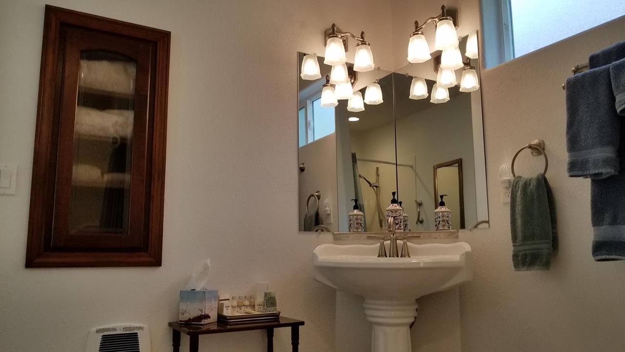 Photo of Others in Clinton