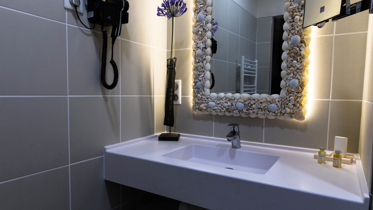 Photo of Bathroom in Meru