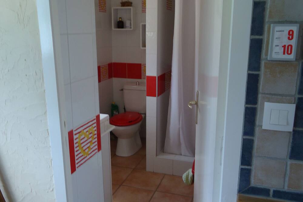 Photo of Bathroom in Lavaur
