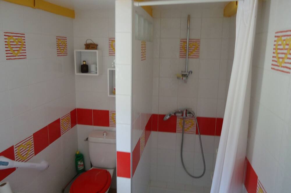 Photo of Bathroom in Lavaur