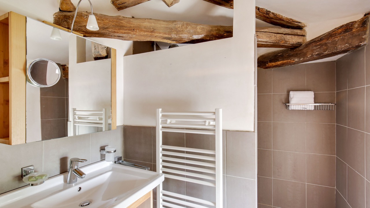 Photo of Bathroom in Saint-Etienne-De-Lisse