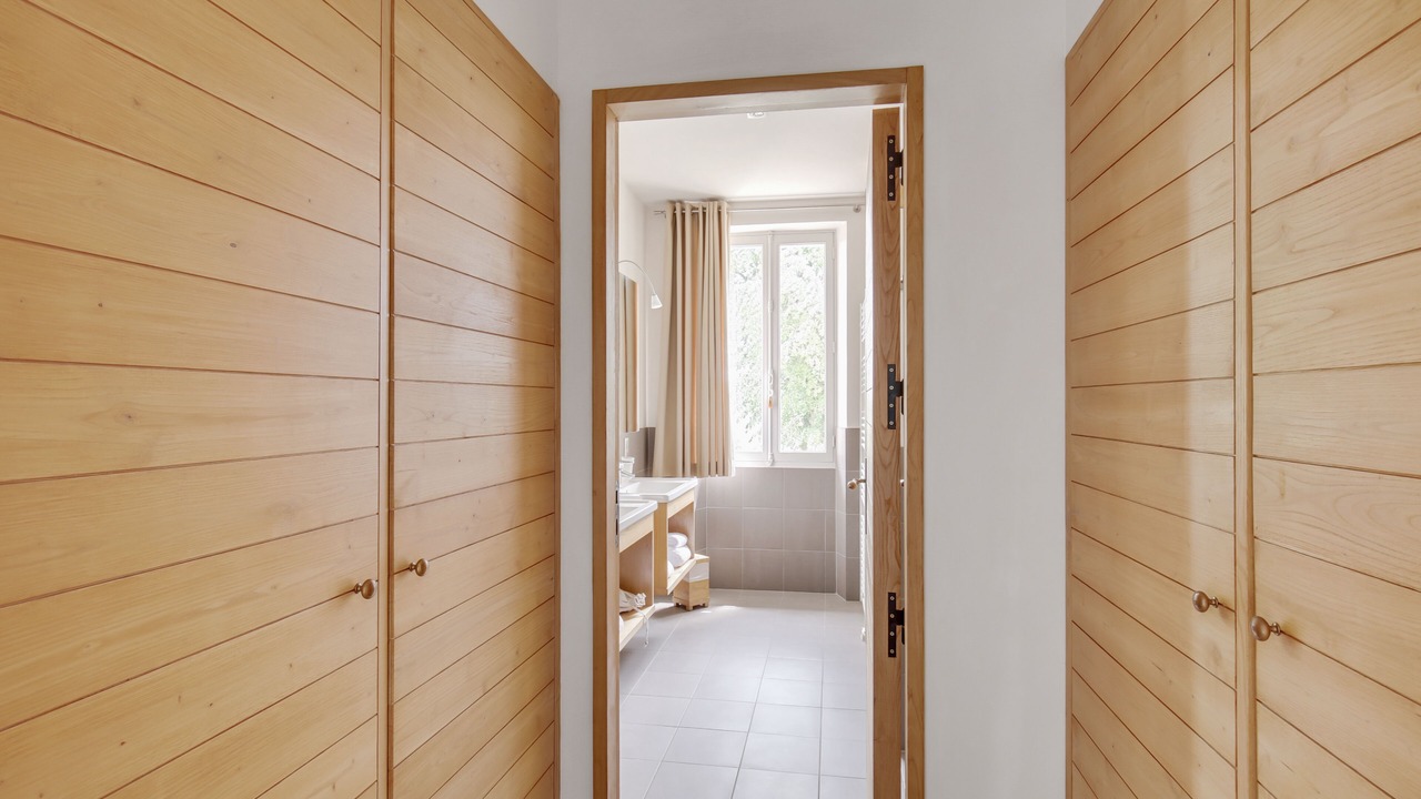 Photo of Bathroom in Saint-Etienne-De-Lisse