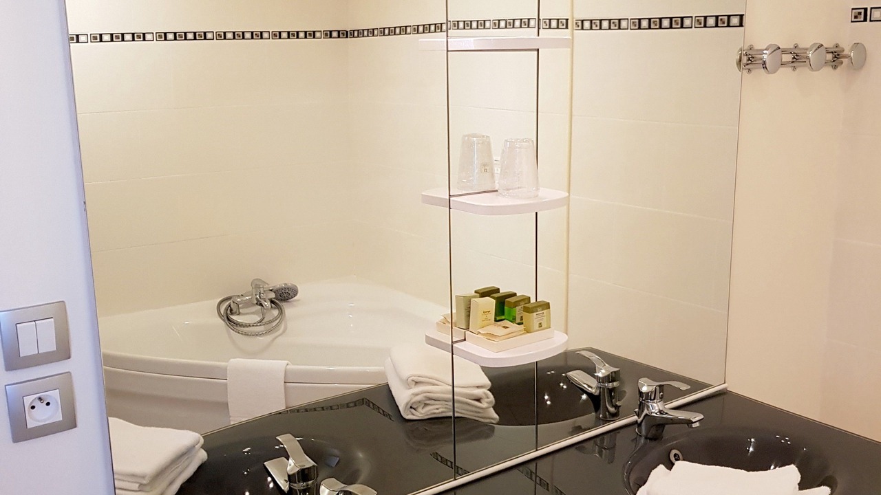 Photo of Bathroom in Sully-sur-Loire