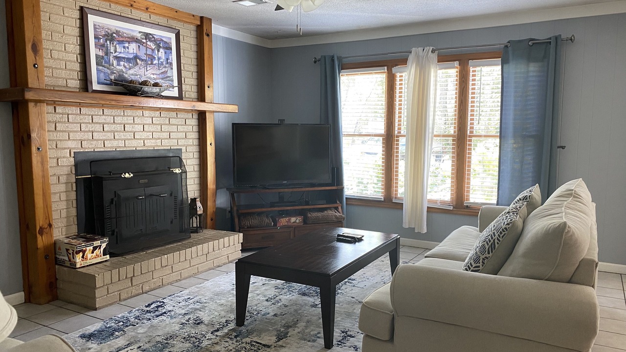 Photo of Livingroom in Ogden