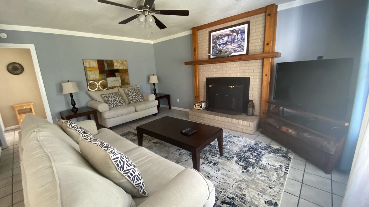 Photo of Livingroom in Ogden