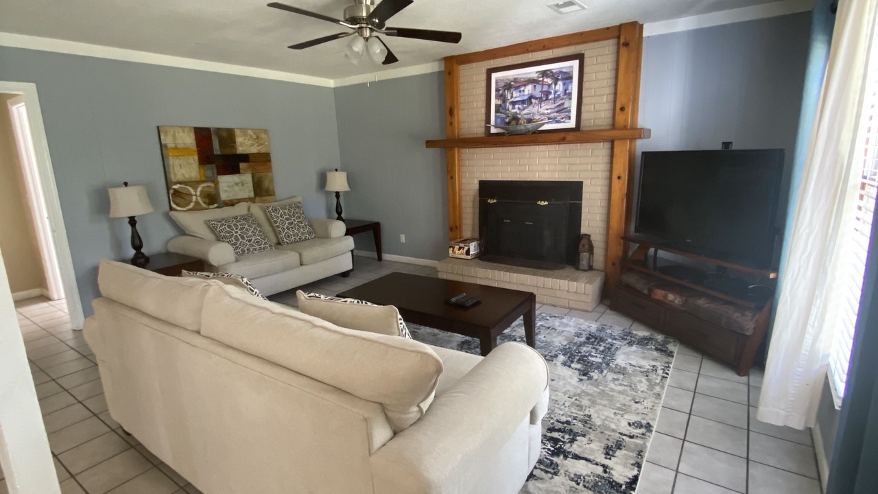 Photo of Livingroom in Ogden
