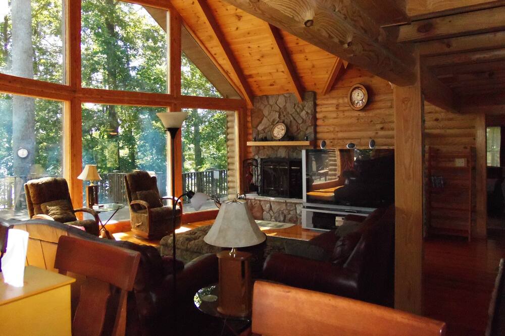 Photo of Livingroom in Bumpass