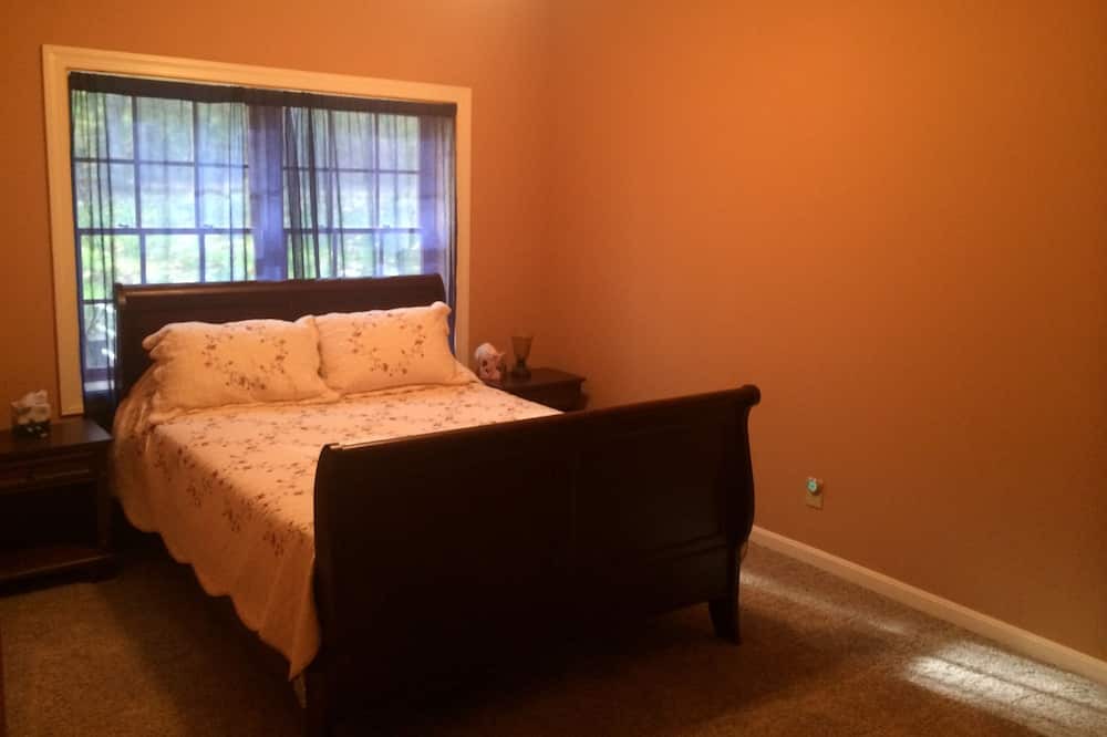 Photo of Bedroom in Bumpass