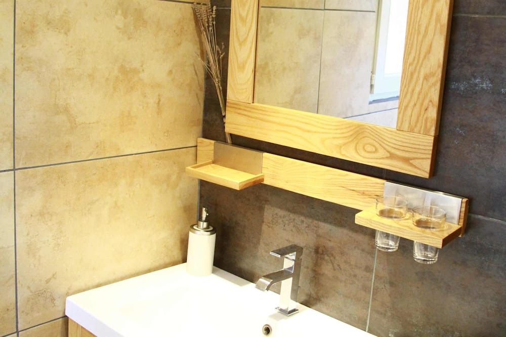 Photo of Bathroom in Peille