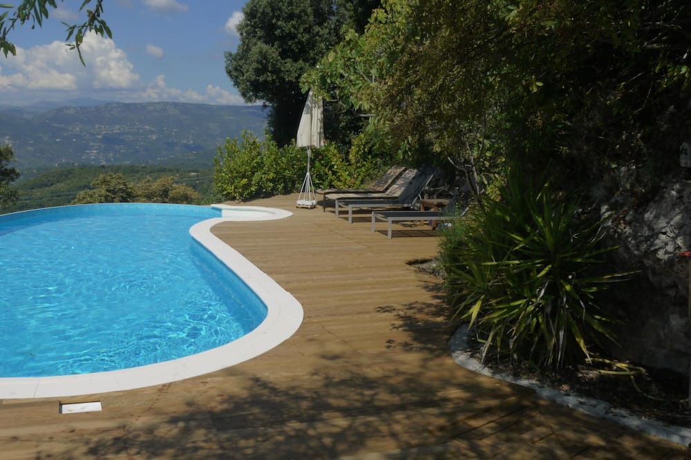 Photo of Outdoor in Peille