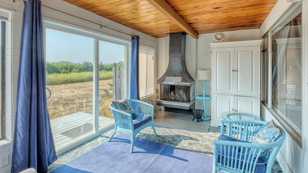 Photo of Livingroom in Ocean Shores