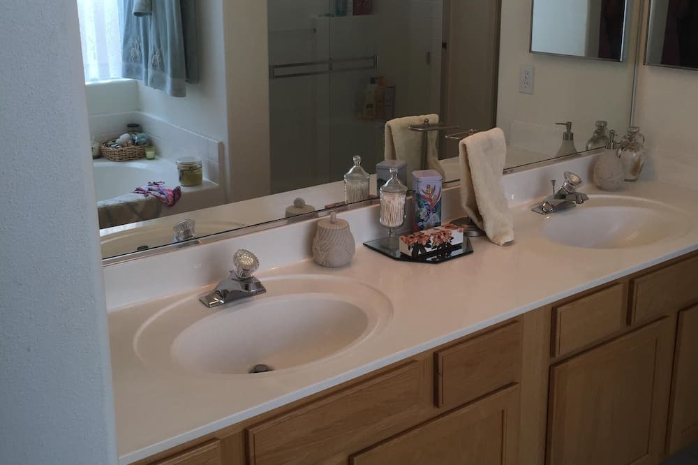 Photo of Bathroom in Laughlin
