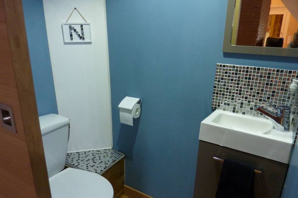 Photo of Bathroom in Auxonne