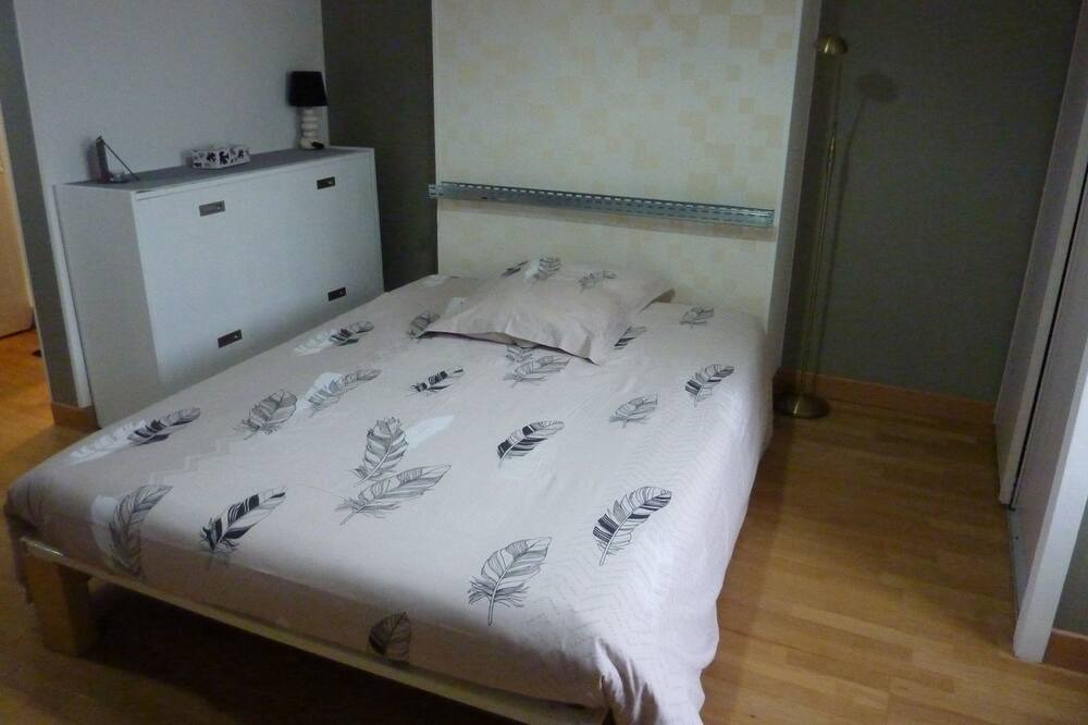 Photo of Bedroom in Auxonne