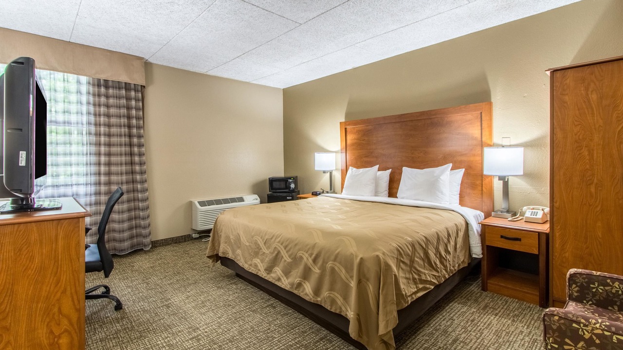 Photo of Bedroom in Wickliffe