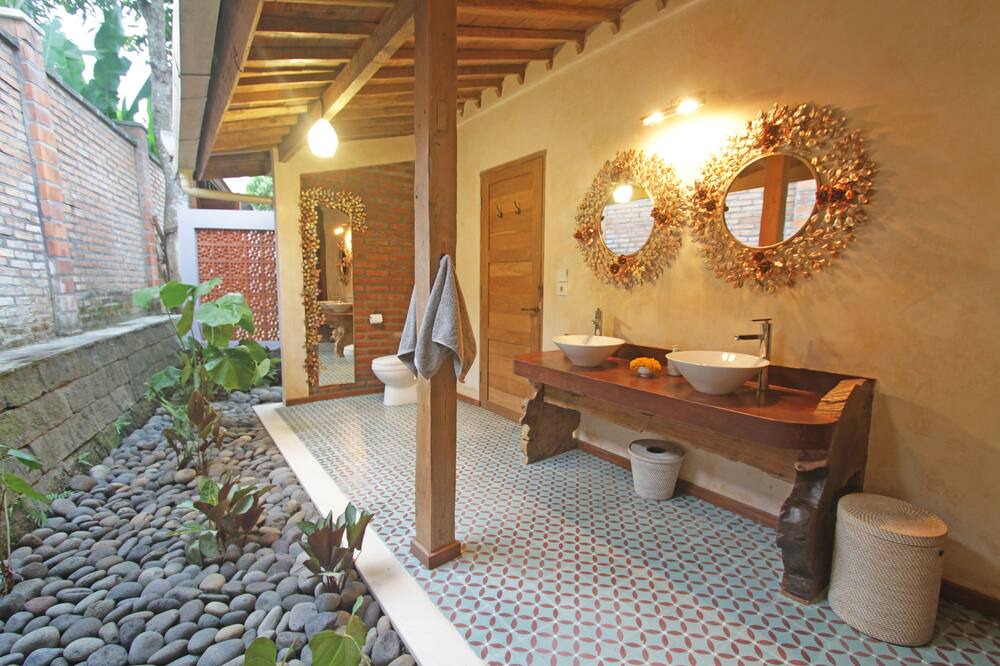 Photo of Bathroom in Padonan