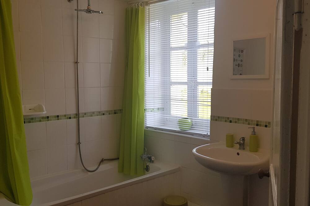 Photo of Bathroom in Janaillat