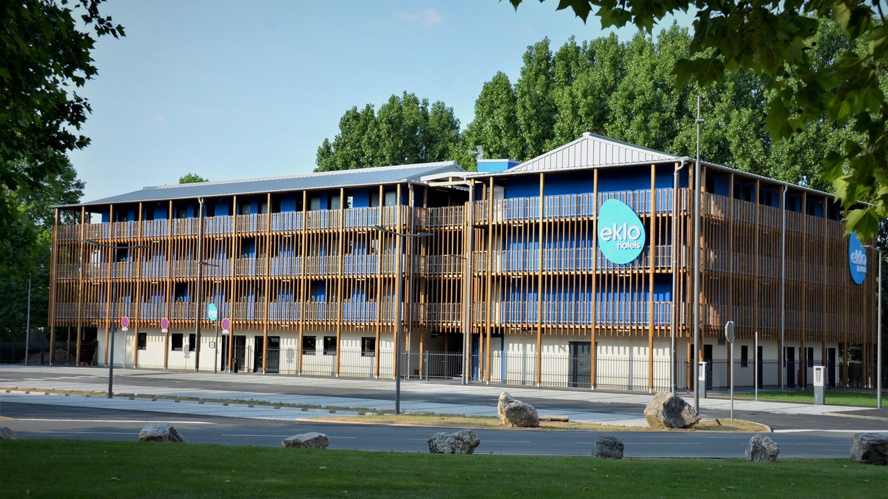 Photo of Outdoor in Fives