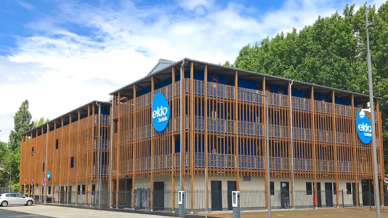 Photo of Outdoor in Fives