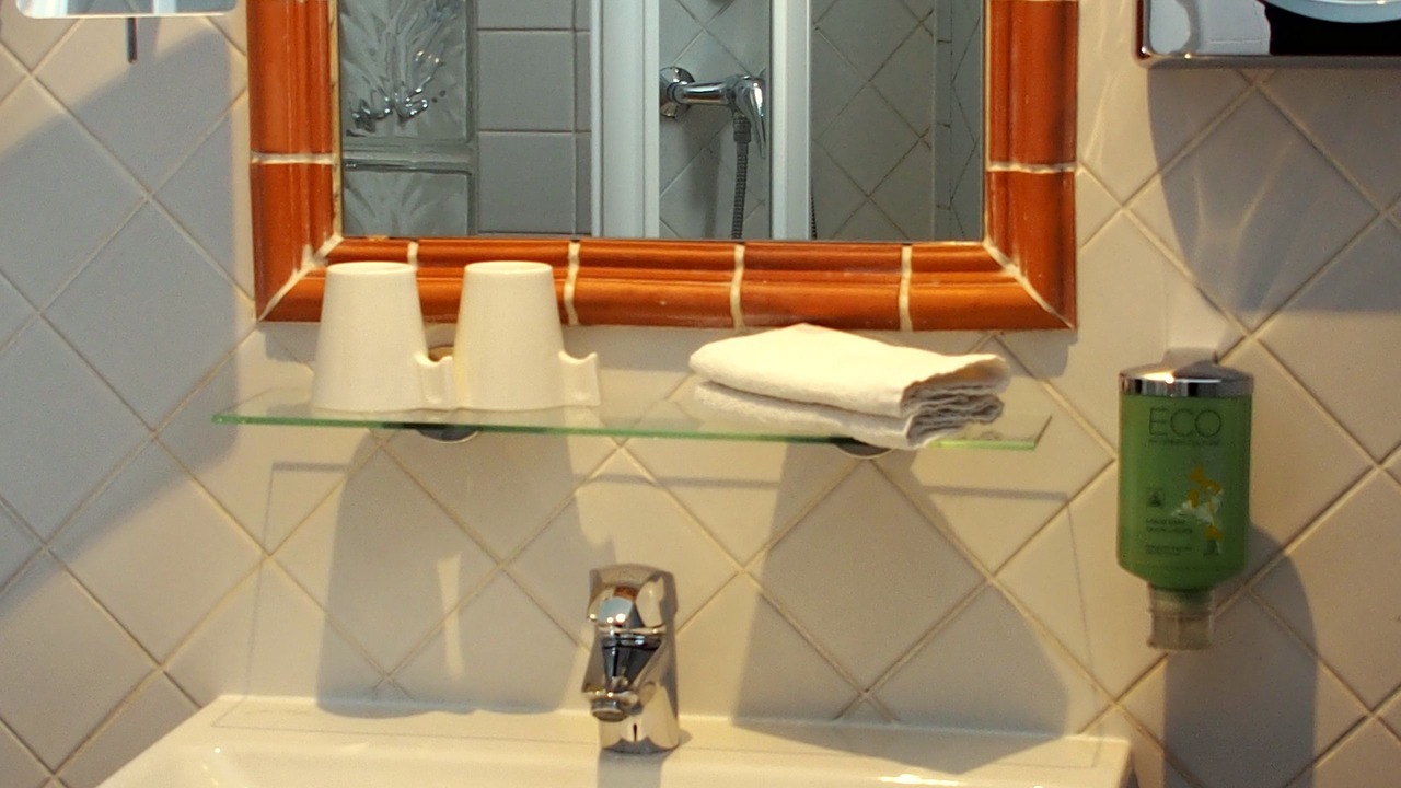 Photo of Bathroom in Saint-Laurent-du-Verdon