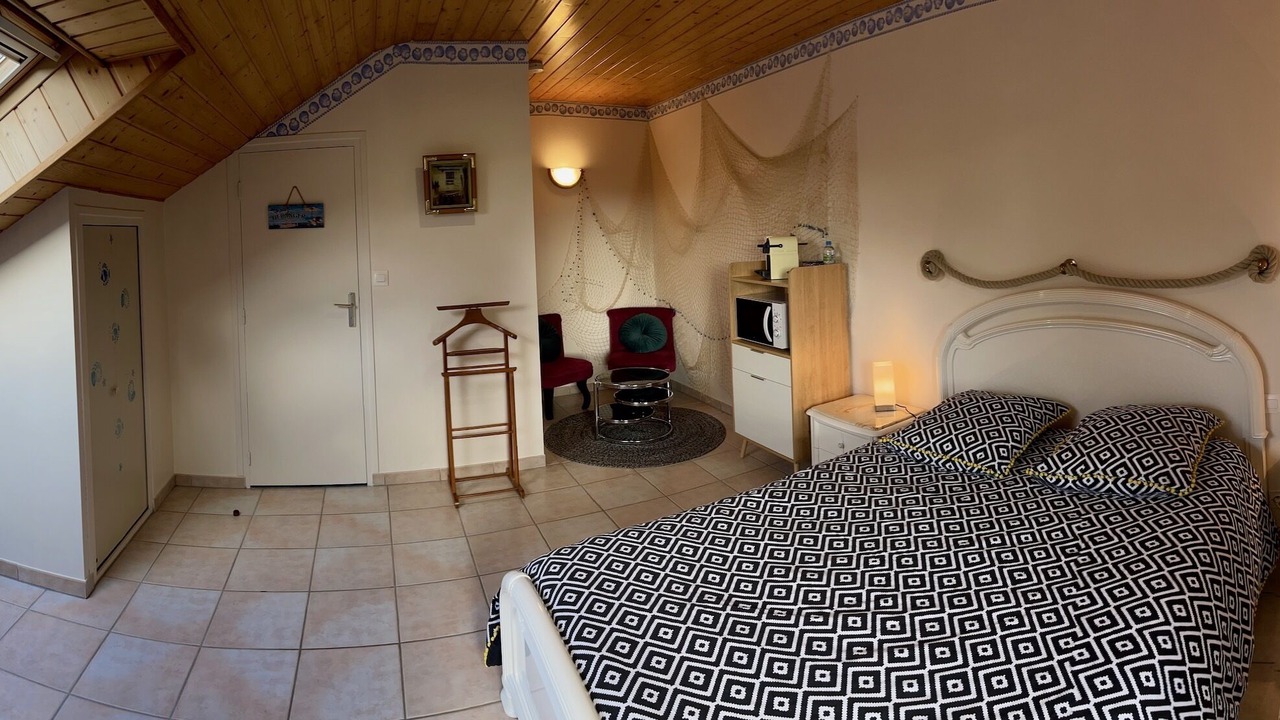 Photo of Bedroom in Poullaouen