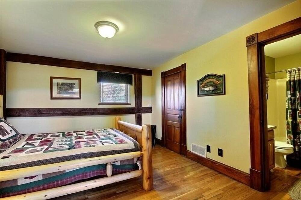 Photo of Bedroom in Logan