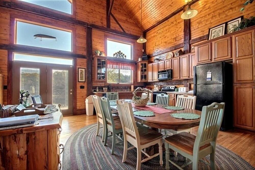 Photo of Kitchen in Logan