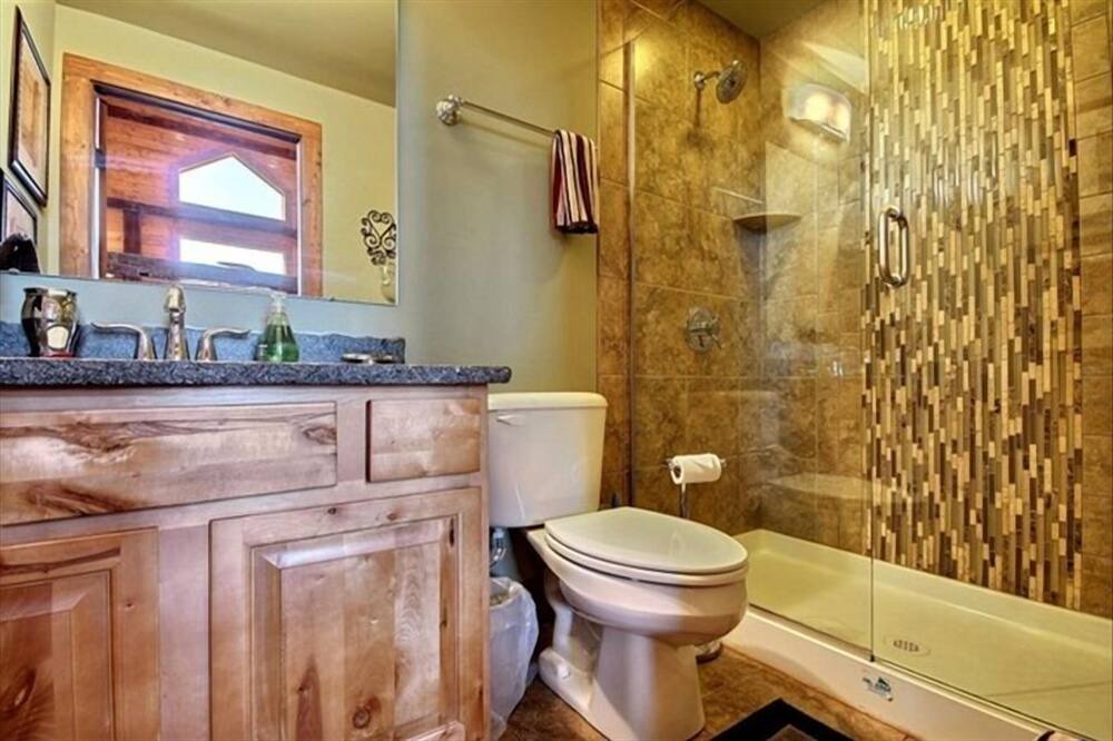 Photo of Bathroom in Logan