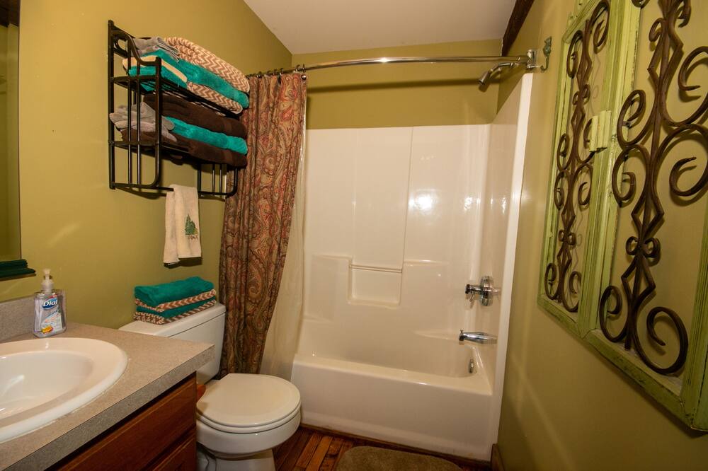Photo of Bathroom in Logan