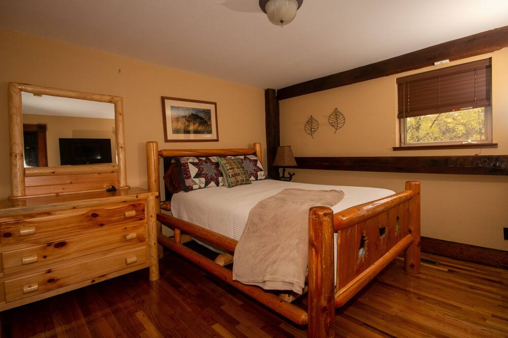 Photo of Bedroom in Logan