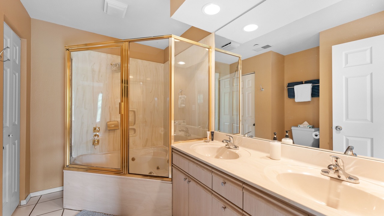 Photo of Bathroom in Branson