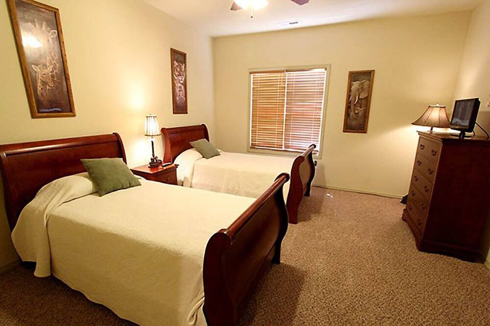 Photo of Bedroom in Branson West