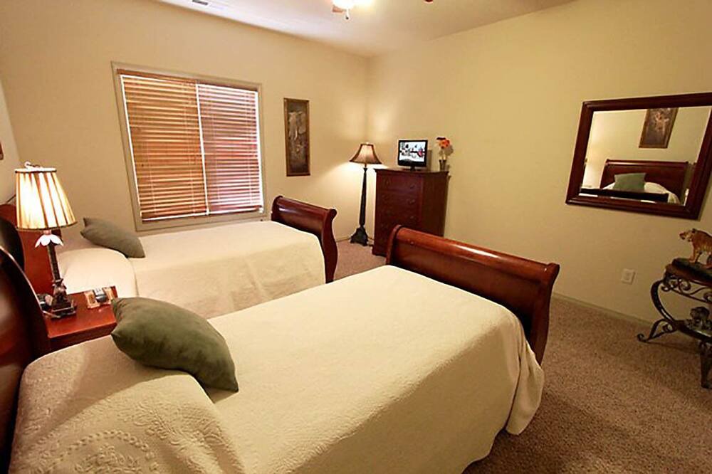 Photo of Bedroom in Branson West
