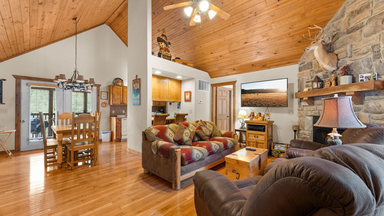 Photo of Livingroom in Branson West