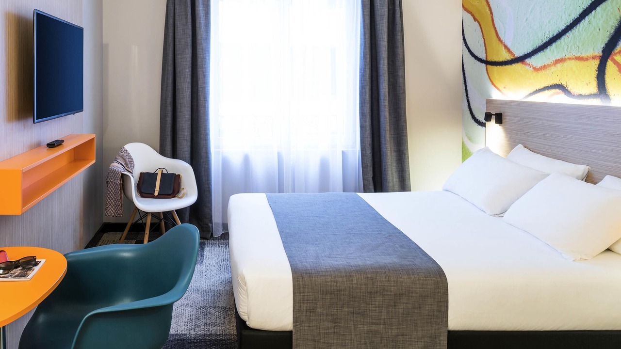 Photo of Bedroom in Clamart