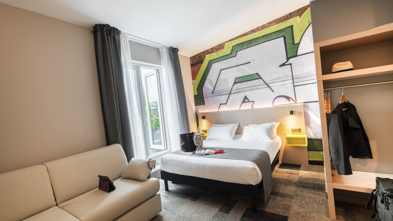 Photo of Bedroom in Clamart