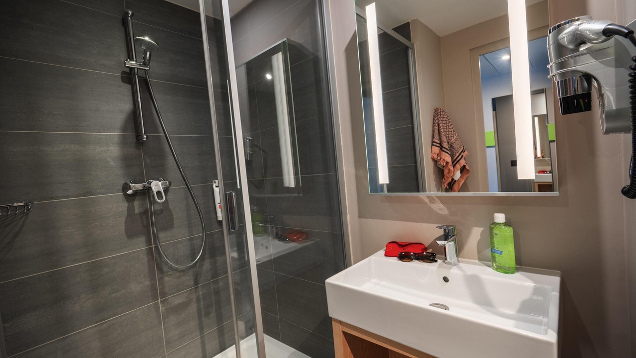 Photo of Bedroom in Clamart