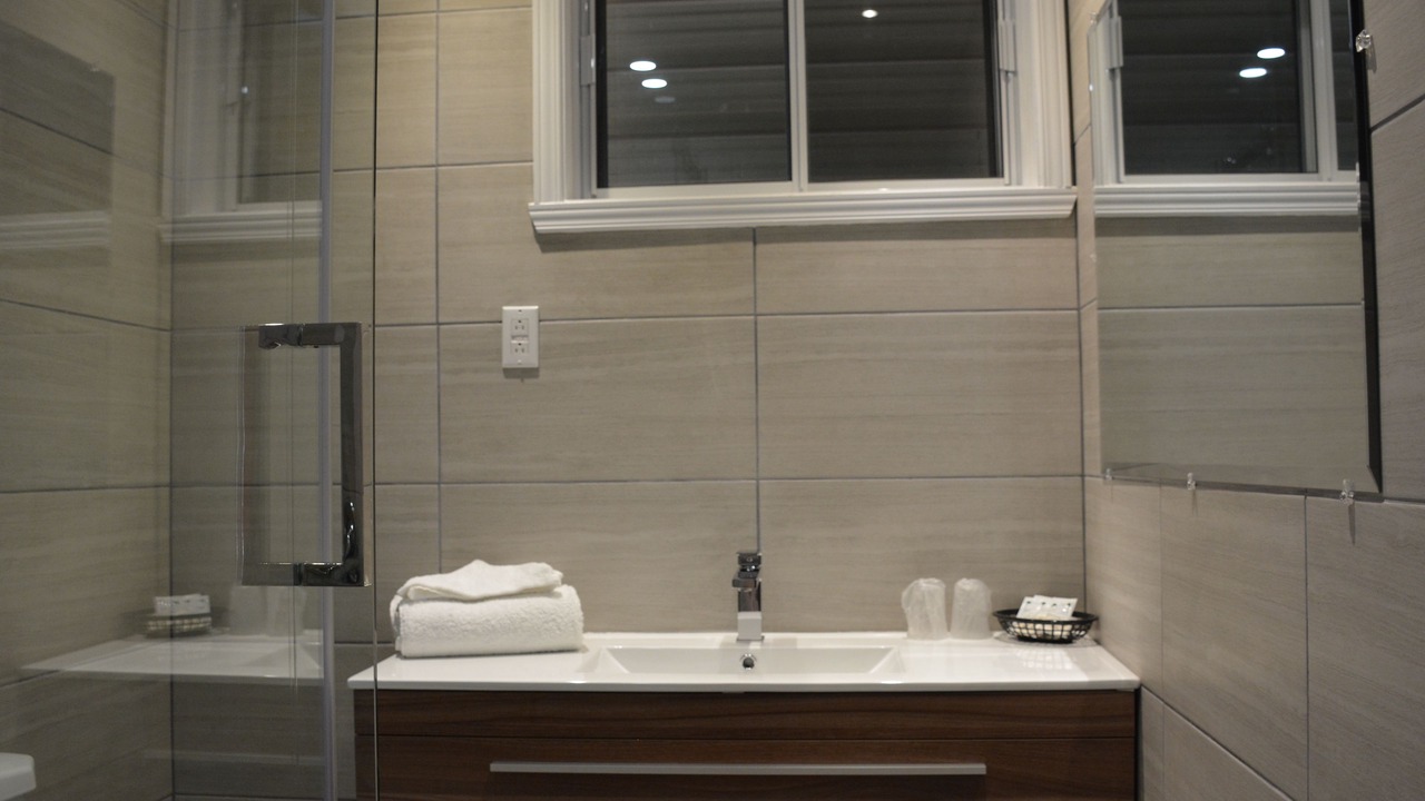 Photo of Bathroom in Laval