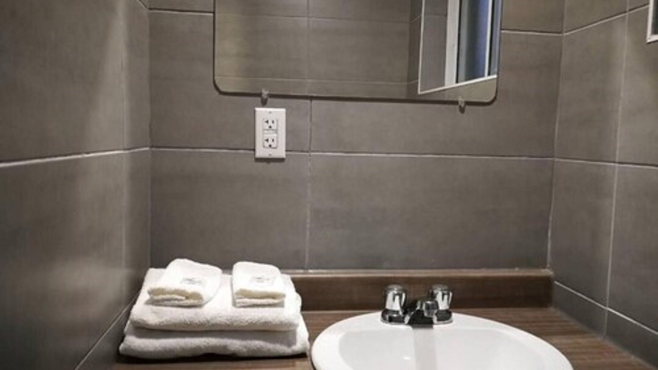 Photo of Bathroom in Laval