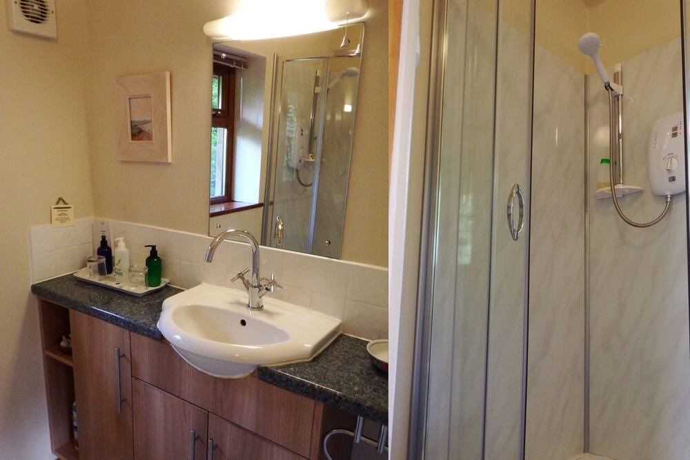 Photo of Bathroom in Tilney Fen End