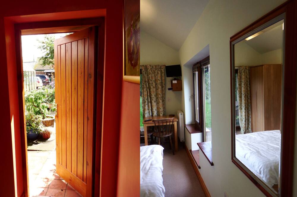 Photo of Others in Tilney Fen End