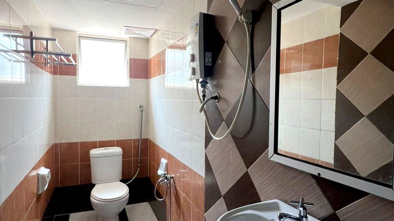 Photo of Bathroom in Bukit Beruntung