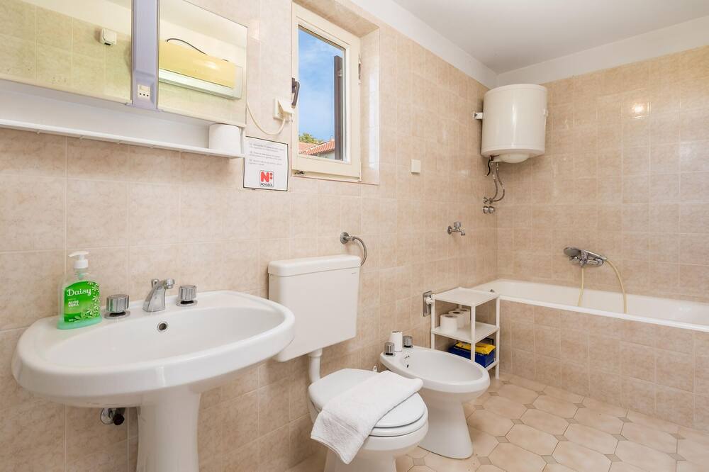 Photo of Bathroom in Omisalj