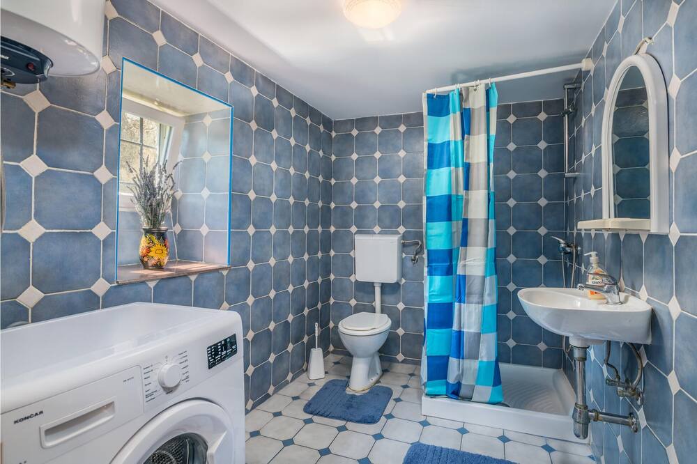 Photo of Bathroom in Linardici