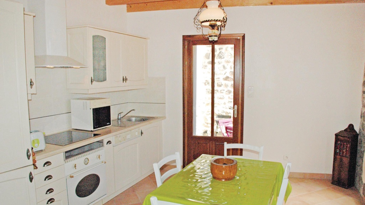 Photo of Kitchen in Saint-Fortunat-sur-Eyrieux