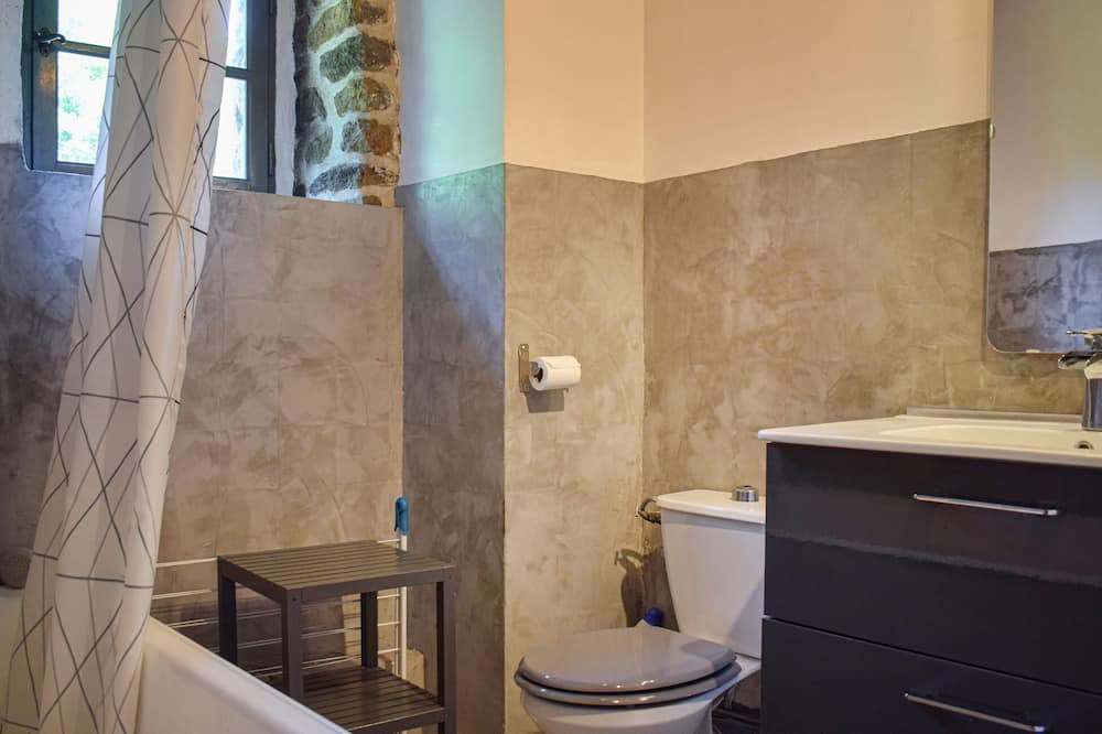 Photo of Bathroom in Taden