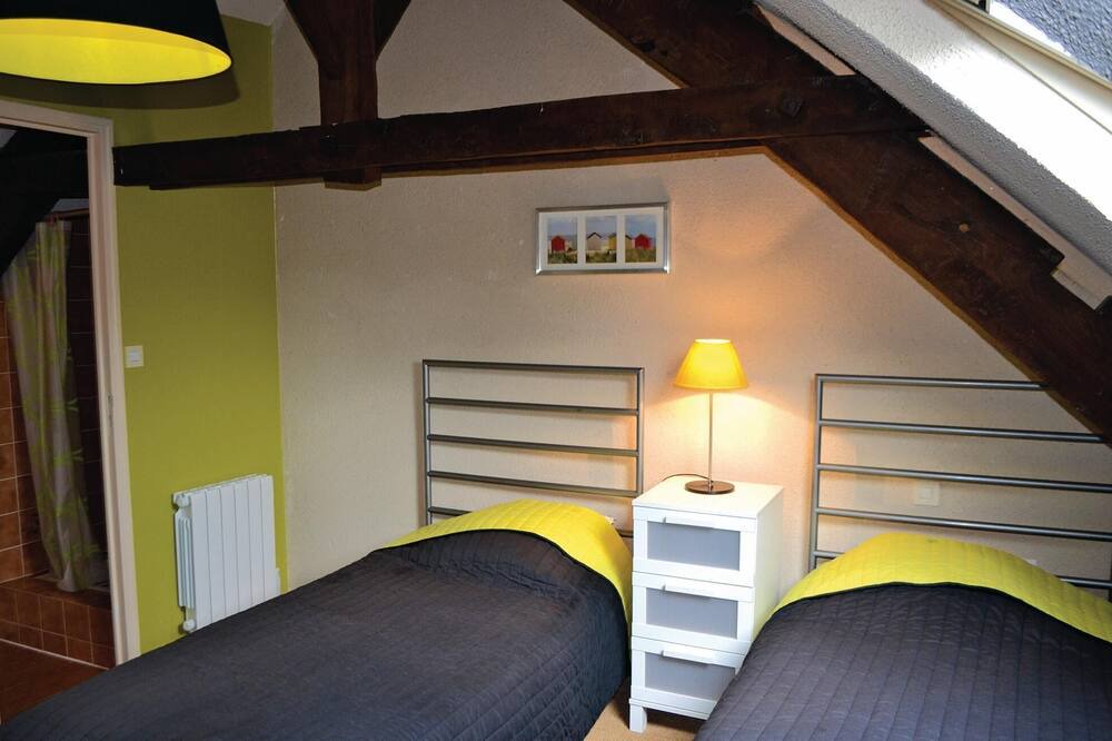 Photo of Others in Taden